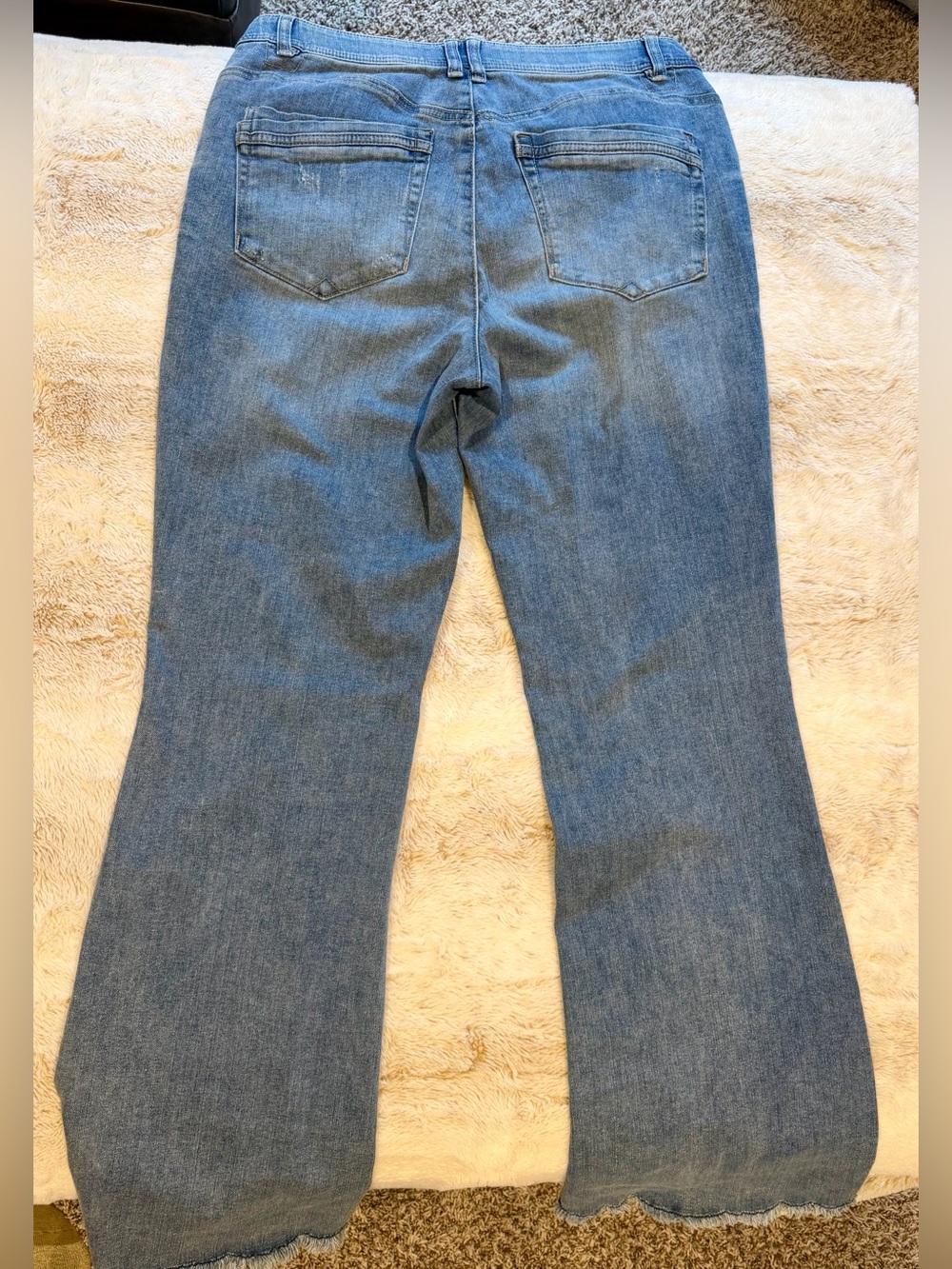 Democracy Women’s Medium Blue Stretch Jeans with Raw Hem - Picture 7 of 8